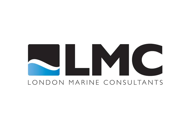 London Marine Consultants ordmärke: bokstäverna LMC med en blå vågsymbol och företagsnamnet under