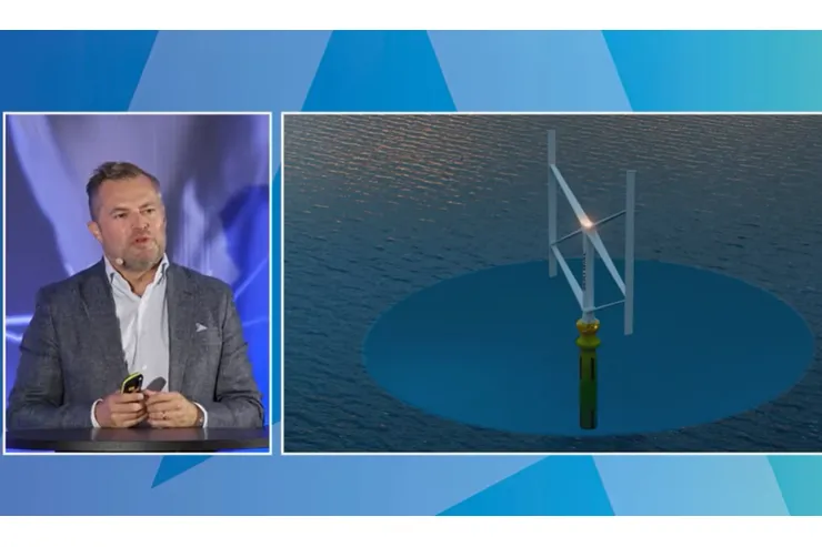 Skärmbild ur sändningen: Johan Sandberg i bild till vänster och en animering av ett flytande vertikalaxlat vindkraftverk till höger